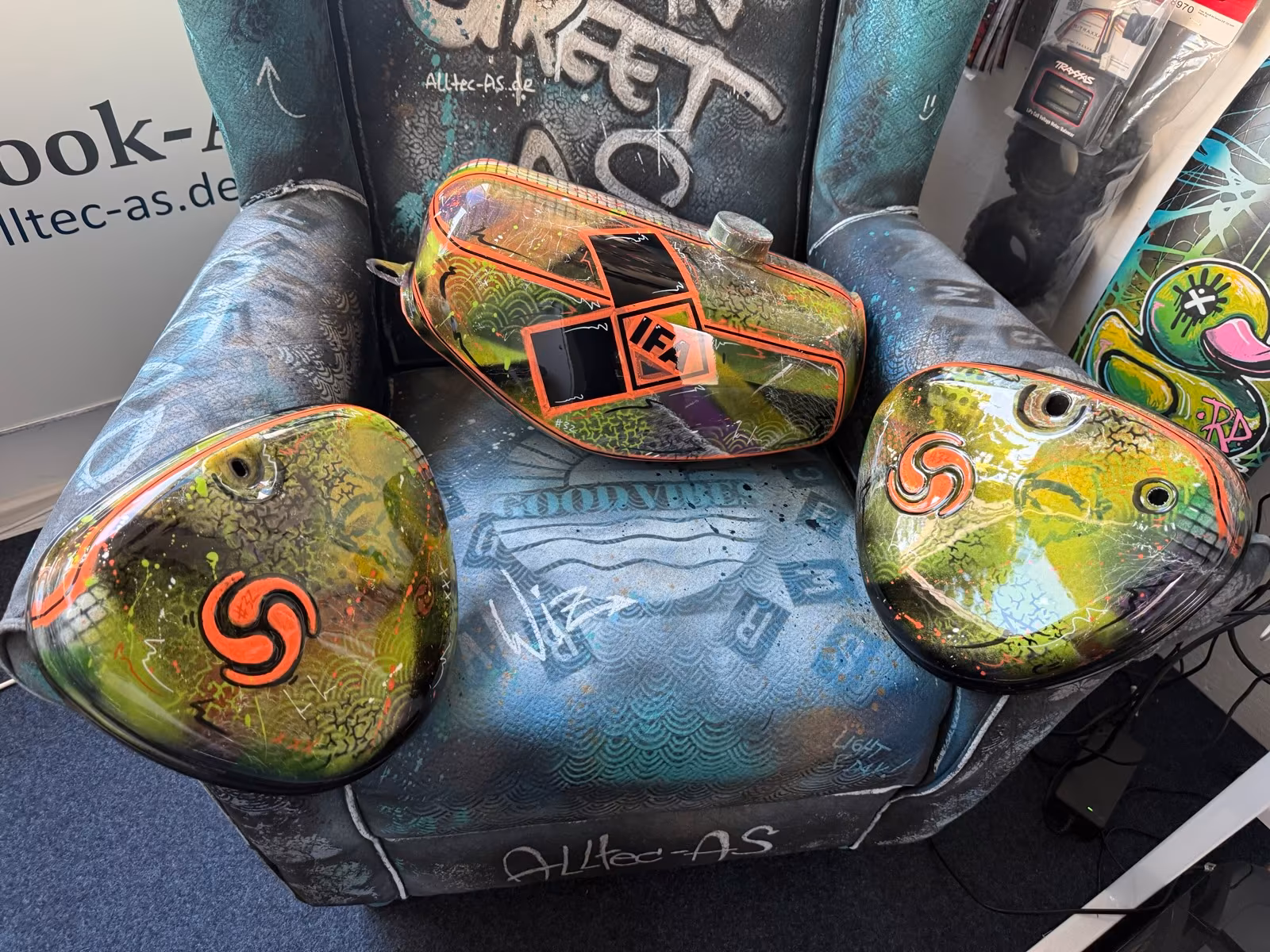 Simson Tank Set S50 S51 - „Fire and Ice,“ Airbrush Comic - Style